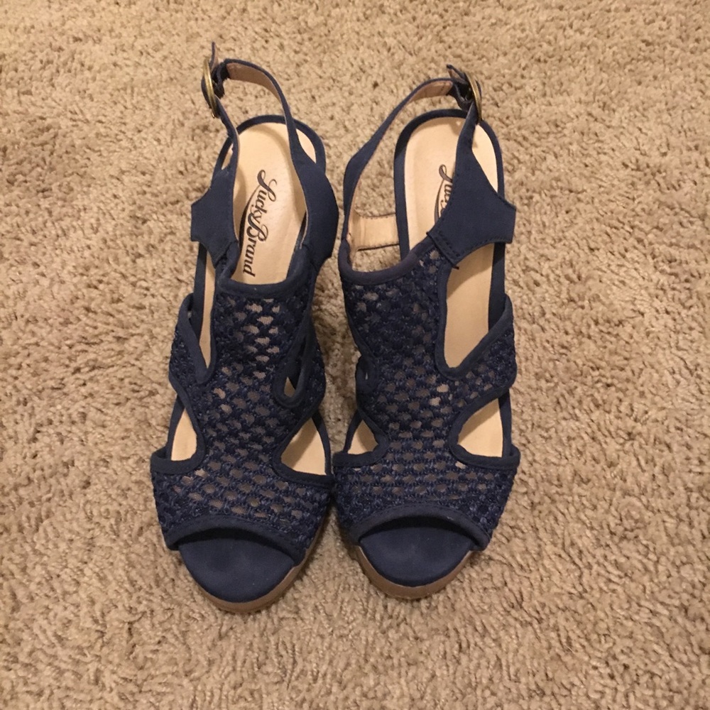 Lucky Brand Remy Wedge Sandals - Picture 3 of 8
